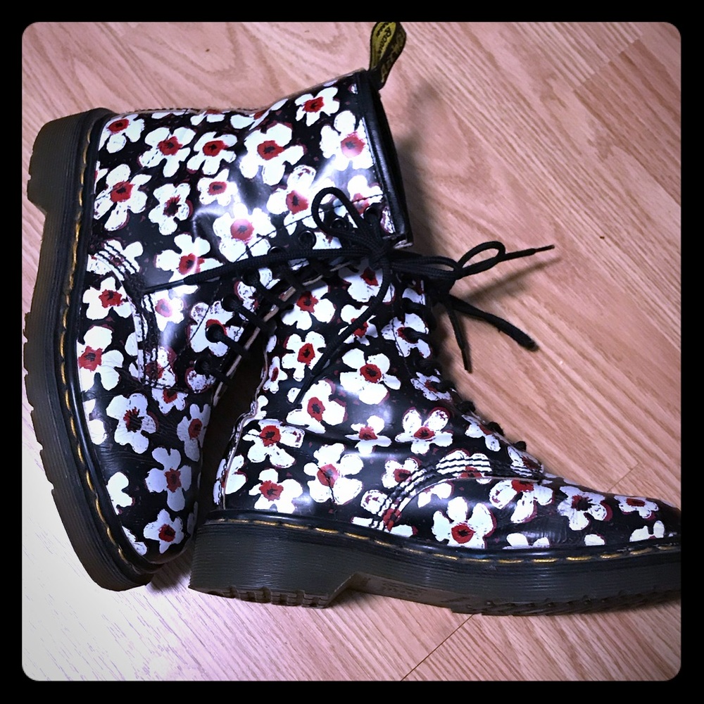 Dr Martens Flowers UK size 4